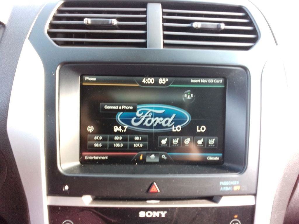Used 2015 Ford Explorer Limited w/ Equipment Group 302A FWD image 9