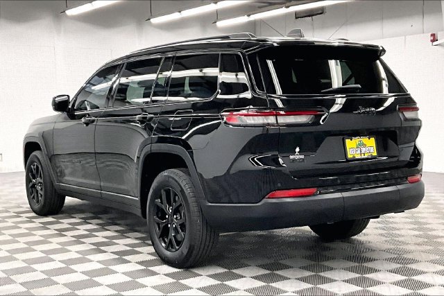 Used 2025 Jeep Grand Cherokee L Altitude AWD/4WD image 2