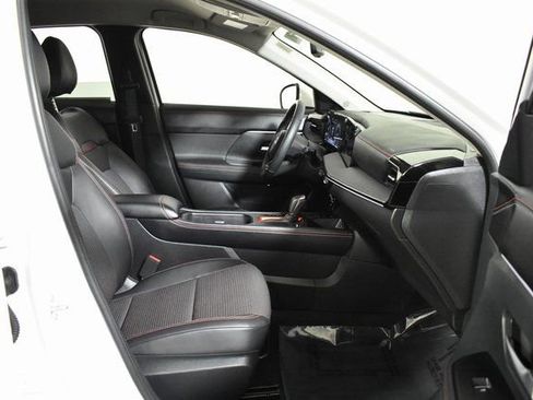 Certified 2025 Nissan Kicks SR w/ Illumination Package image 32