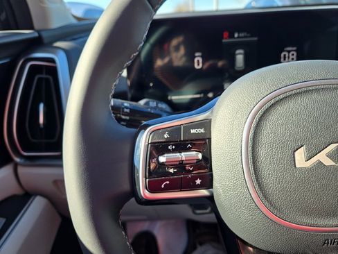 New 2025 Kia Sorento S w/ Panoramic Sunroof Package image 15