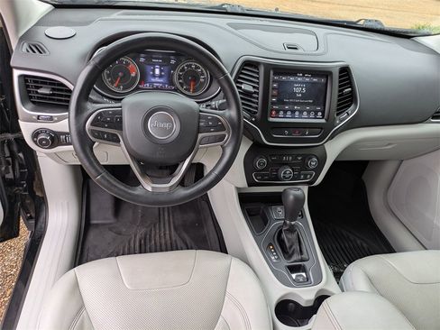 Used 2021 Jeep Cherokee Latitude Lux w/ Comfort/Convenience Group image 15