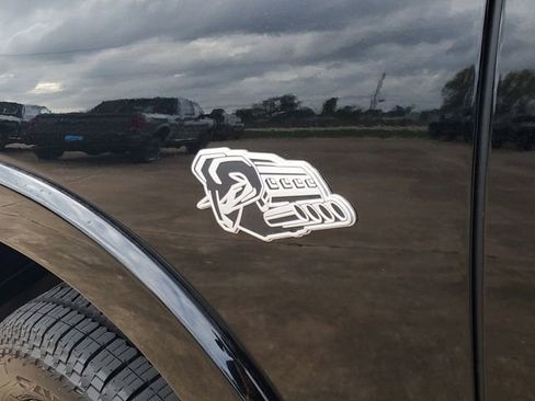 New 2026 RAM 1500 Laramie AWD/4WD image 9