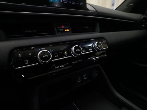 Certified 2025 Honda Pilot Black Edition image 22
