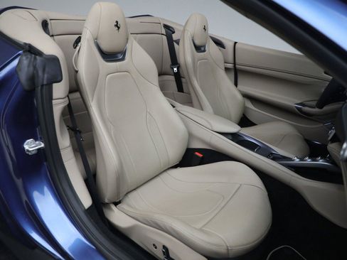 Certified 2020 Ferrari Portofino image 25