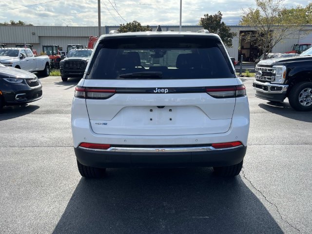Used 2024 Jeep Grand Cherokee Limited 4xe AWD/4WD image 4