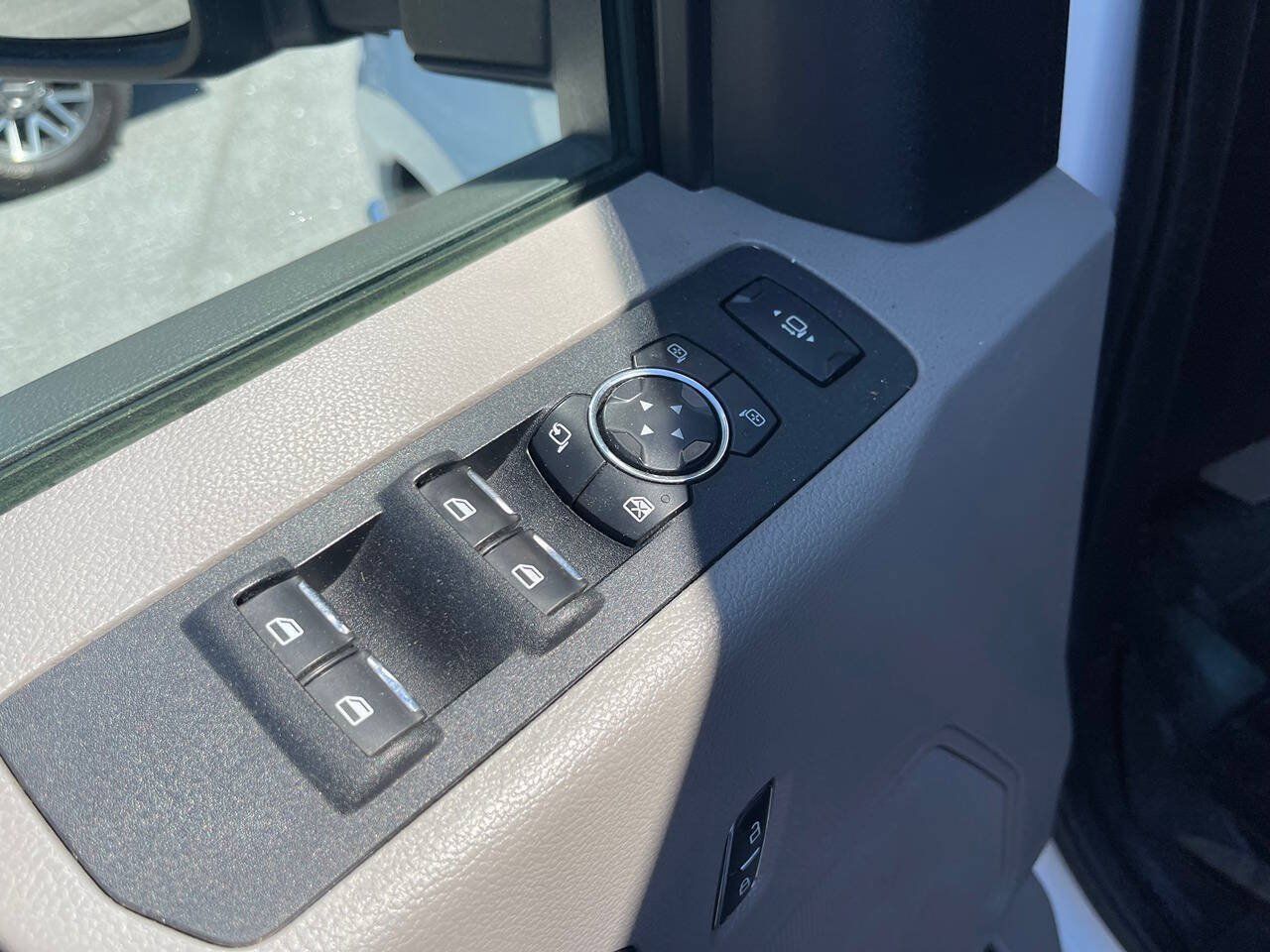 Used 2018 Ford F250 XLT w/ XLT Premium Package AWD/4WD image 23
