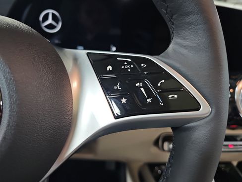 New 2026 Mercedes-Benz GLB 250 image 19