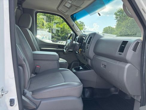 Used 2020 Nissan NV 2500 SV RWD image 12