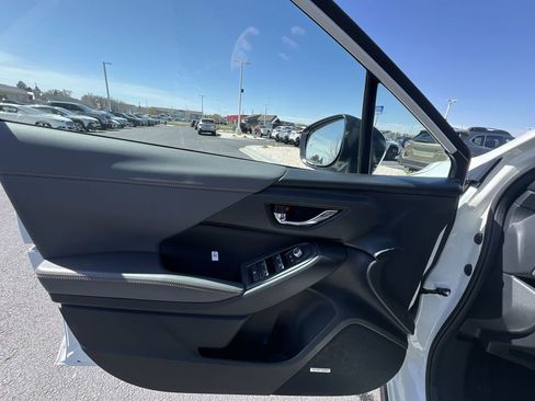 Certified 2025 Subaru Crosstrek 2.5i Limited w/ Crosstrek Mirror Package image 22