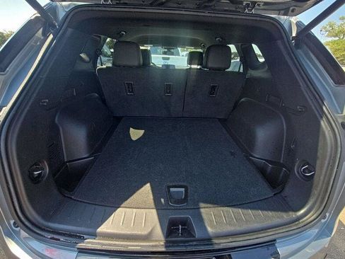 Used 2025 Chevrolet Blazer RS FWD image 5