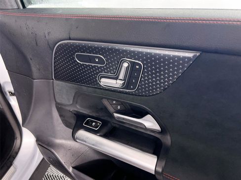 Used 2025 Mercedes-Benz GLA 250 GLA 250 image 31