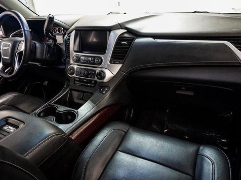 Used 2017 GMC Yukon SLT image 18