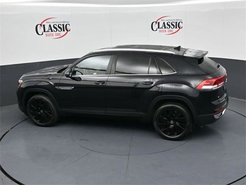 Used 2024 Volkswagen Atlas Cross Sport SE image 18