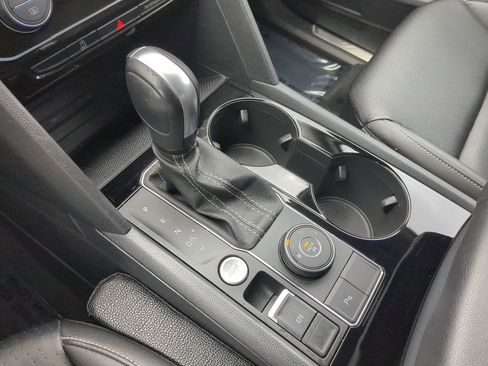 Used 2023 Volkswagen Atlas SE w/ Black Wheel Package image 25