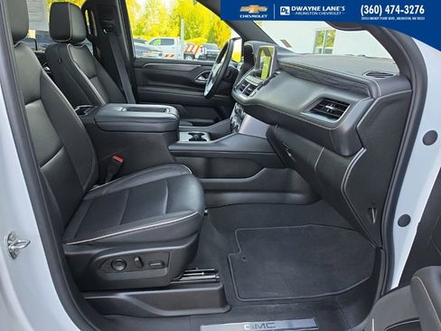 Used 2024 GMC Yukon XL SLT w/ SLT Luxury Package AWD/4WD image 35