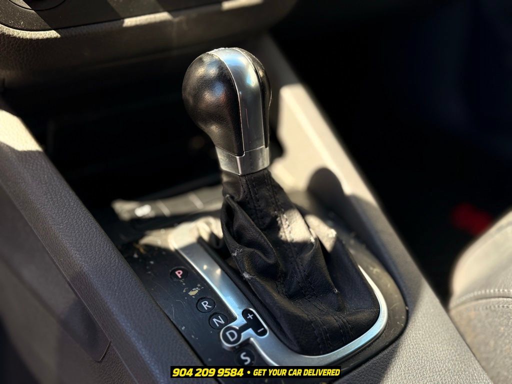Used 2007 Volkswagen GTI 2-Door FWD image 15