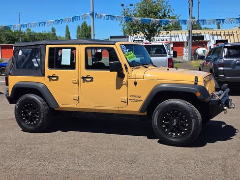 Used 2013 Jeep Wrangler Unlimited Sport w/ Connectivity Group AWD/4WD image 3