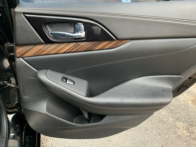 Used 2016 Nissan Maxima Platinum w/ Interior Lighting Package FWD image 21