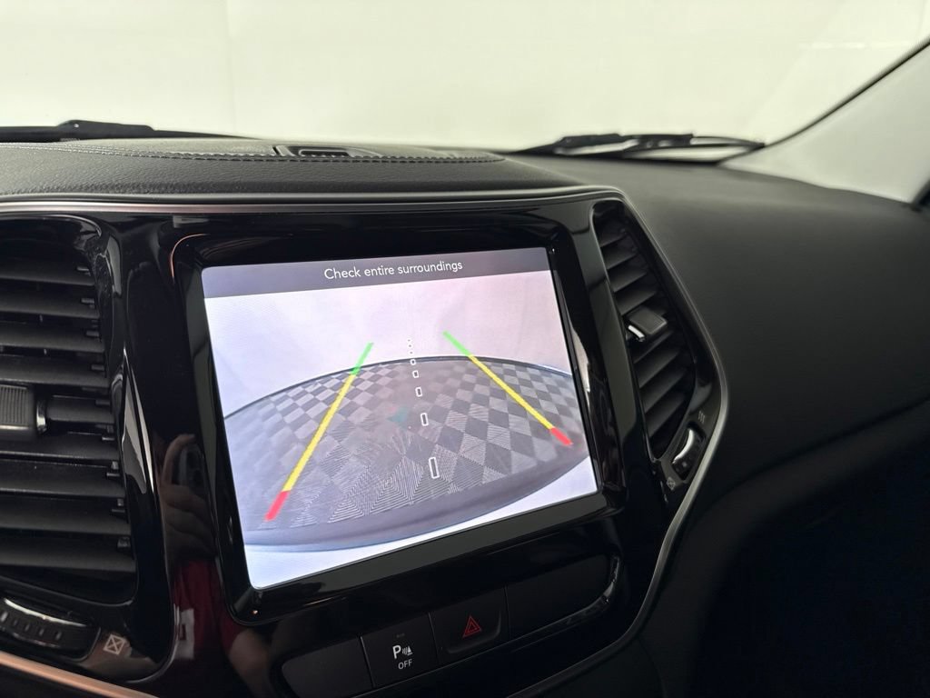 Used 2019 Jeep Cherokee Limited AWD/4WD image 19