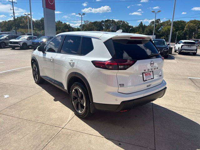 Used 2024 Nissan Rogue SV FWD image 5