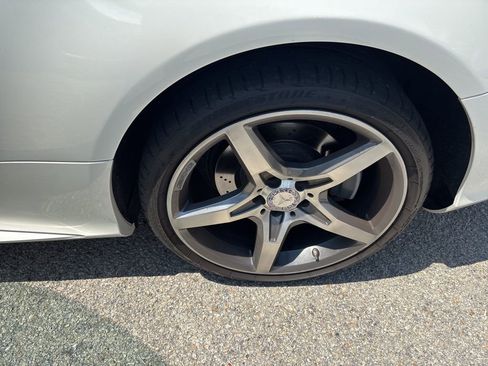 Used 2017 Mercedes-Benz SL 550 image 16