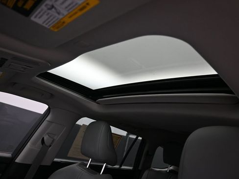 Certified 2020 Toyota Highlander XLE image 27