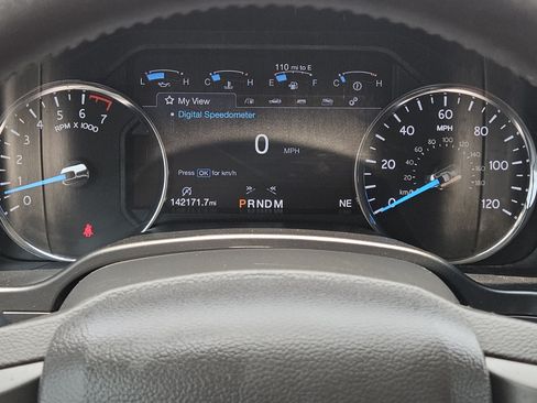 Used 2018 Ford Expedition XLT w/ Equipment Group 202A RWD image 22