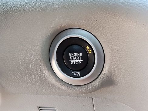 Used 2023 Chrysler Voyager LX image 26