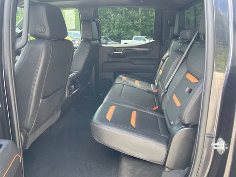 Certified 2025 GMC Sierra 1500 AT4 w/ Technology Package AWD/4WD image 18