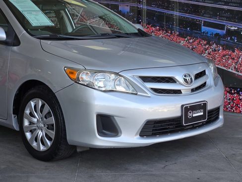 Used 2012 Toyota Corolla LE FWD image 2