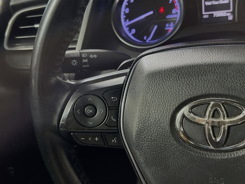 Used 2020 Toyota Camry SE image 19