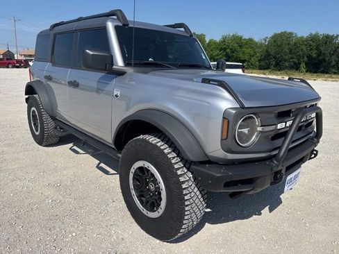 Used 2023 Ford Bronco Big Bend w/ Sasquatch Package AWD/4WD image 6