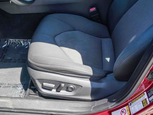 Used 2019 Toyota Camry LE FWD image 20