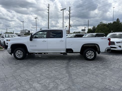 Used 2025 Chevrolet Silverado 2500 LT w/ Convenience Package AWD/4WD image 4