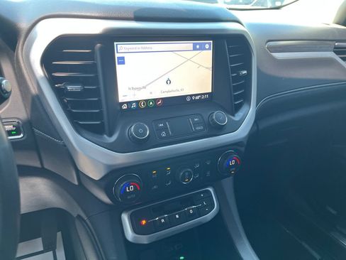 Used 2020 GMC Acadia SLT w/ Premium Package FWD image 17