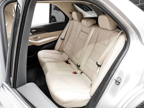 Used 2021 Mercedes-Benz GLE 450 4MATIC w/ AMG Line Exterior image 33