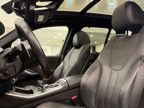 Used 2021 BMW X5 xDrive45e w/ M Sport Package image 6