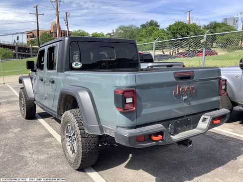 Used 2024 Jeep Gladiator Mojave w/ Technology Group AWD/4WD image 5