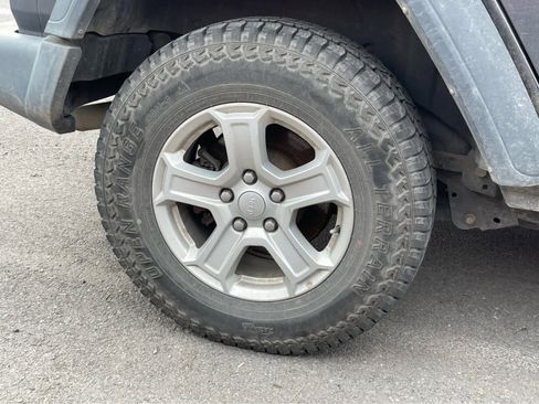 Used 2018 Jeep Wrangler Unlimited Sport S image 10