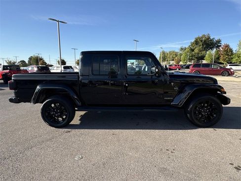Used 2023 Jeep Gladiator Overland image 10