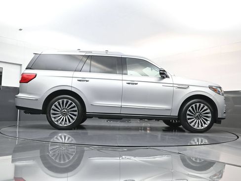 Used 2019 Lincoln Navigator Reserve AWD/4WD image 26