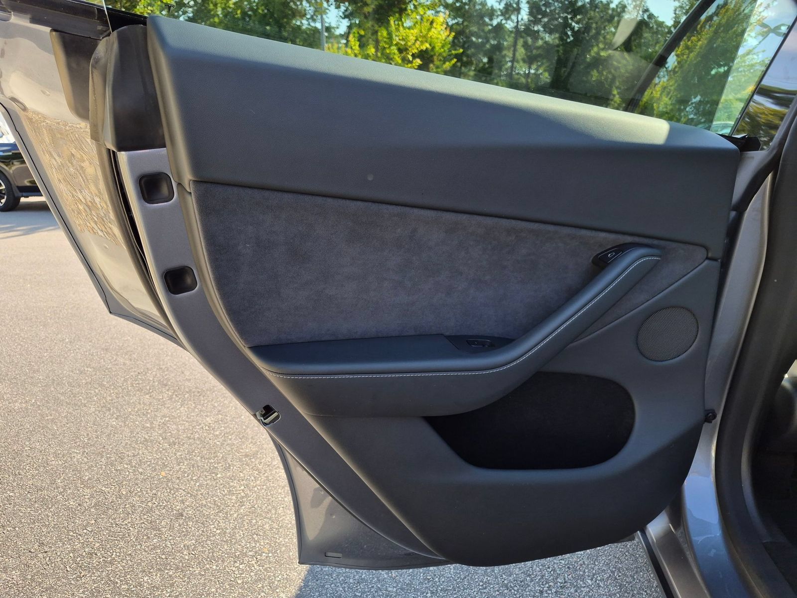 Used 2025 Tesla Model Y Long Range RWD image 26