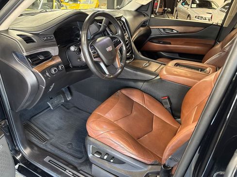 Used 2016 Cadillac Escalade ESV Premium AWD/4WD image 28