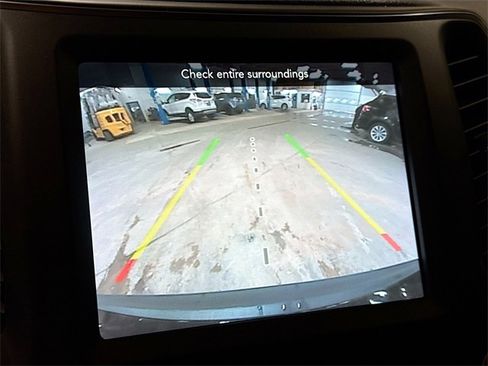 Used 2022 Jeep Cherokee Latitude image 15