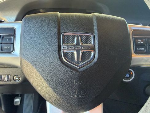 Used 2012 Dodge Charger SE RWD image 8