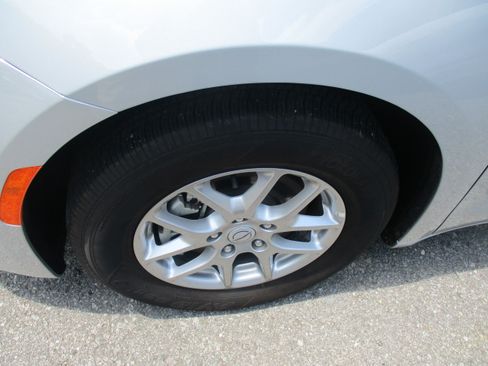 Used 2026 Chrysler Pacifica Select FWD image 9