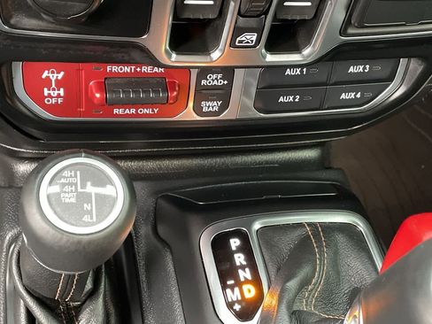 Used 2021 Jeep Wrangler Unlimited Rubicon w/ Trailer Tow Package image 27