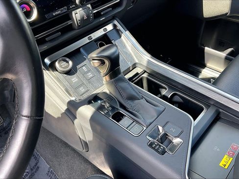 Used 2025 Lexus GX 550 w/ Accessory Package (2T) AWD/4WD image 22