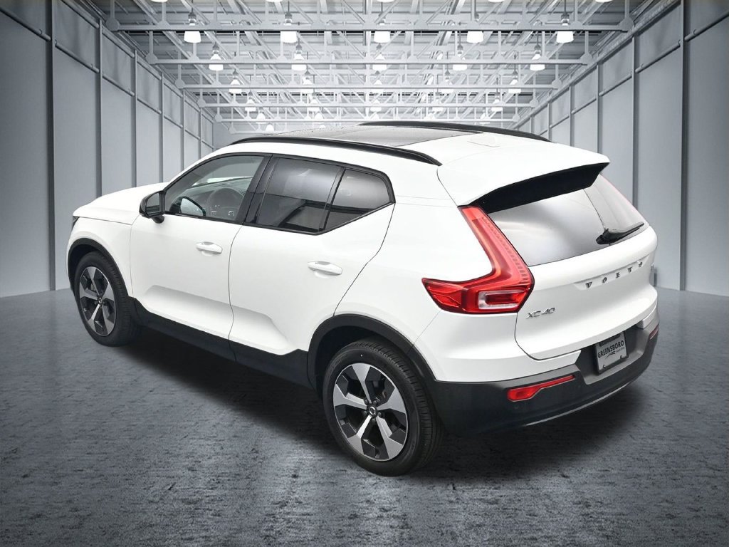 Used 2023 Volvo XC40 B4 Ultimate FWD image 27