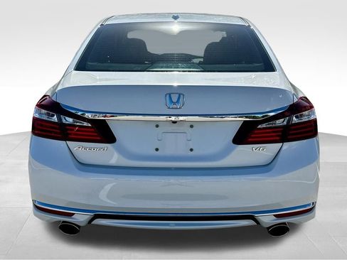 Used 2017 Honda Accord EX-L image 6